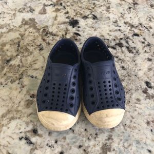 Native Jefferson toddler sz 6 navy blue